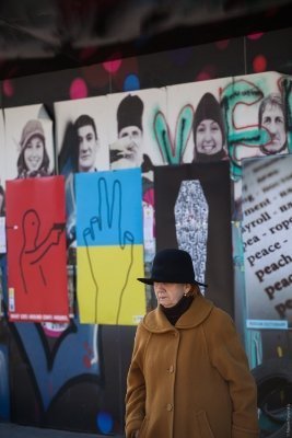 Дизайнери світу проти війни в Україні. ФОТО