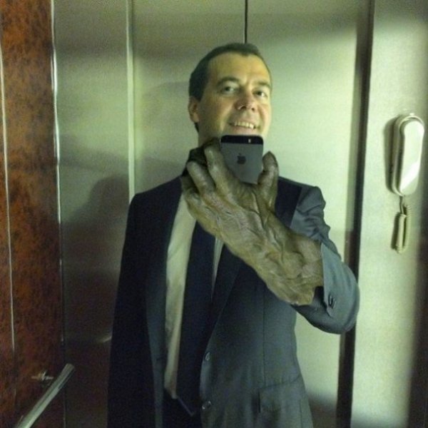 Інтернет сміється з селфі Медведєва. ФОТО