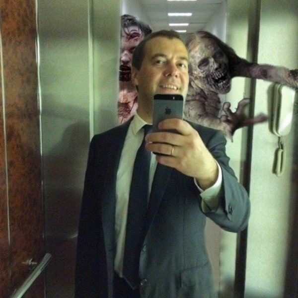 Інтернет сміється з селфі Медведєва. ФОТО