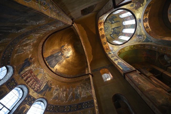 «Все це якесь диво»: священик з Волині опублікував фото з богослужіння у Софії Київській