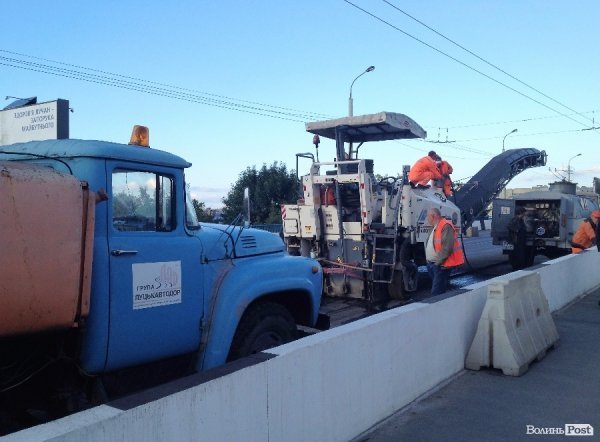 Ремонт мосту у Луцьку паралізував рух транспорту. ФОТО. ВІДЕО