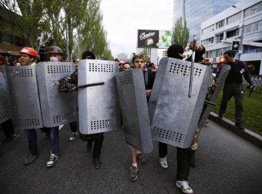 «Кривавий» марш в Донецьку. ФОТО