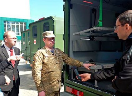 Військовим передали санітарні автомобілі «Богдан 2251»