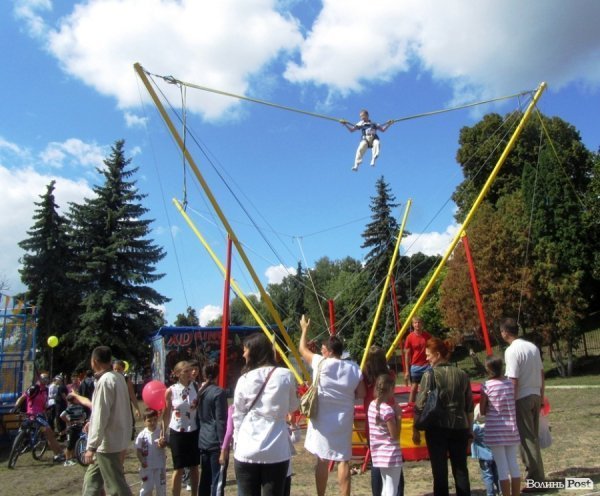 У Луцьку відкрили «Діснейленд». ФОТО