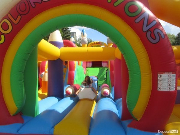 У Луцьку відкрили «Діснейленд». ФОТО