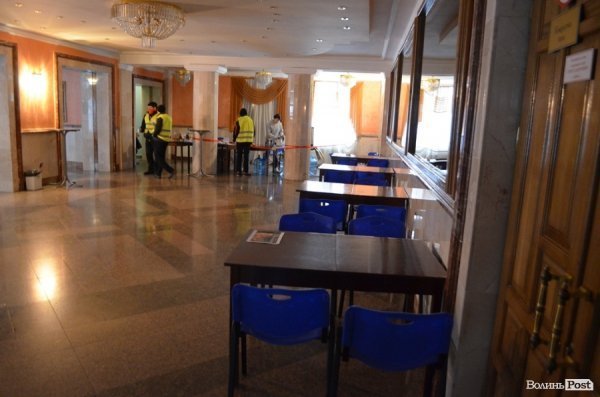 «Штаб революції» у луцькому Палаці культури. ФОТО