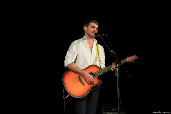 Фото концерту Арсена Мірзояна в Луцьку