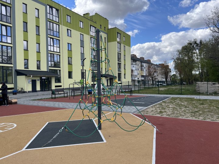 У Ковелі завершили будівництво сучасного житла для переселенців за підтримки ЄС. ФОТО