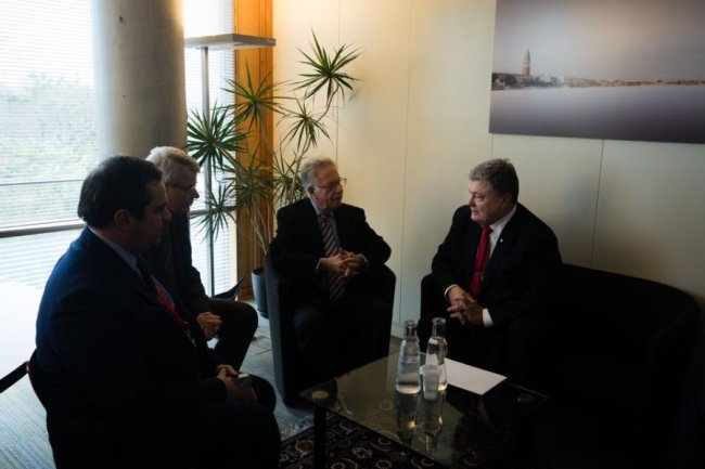 Порошенко обговорив з головою Венеціанської комісії судову реформу в Україні