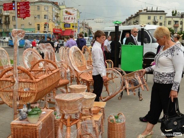 ПТУ Волині презентують: одяг, їжа, меблі та навіть мангал. ФОТО 