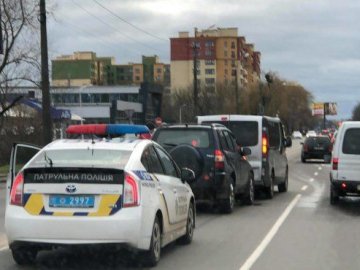 Через недотримання дистанції у Луцьку зіткнулися дві автівки 