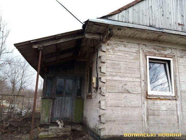 На Волині вагітну сироту поселили у хату-розвалюху, яка не придатна для проживання. ФОТО