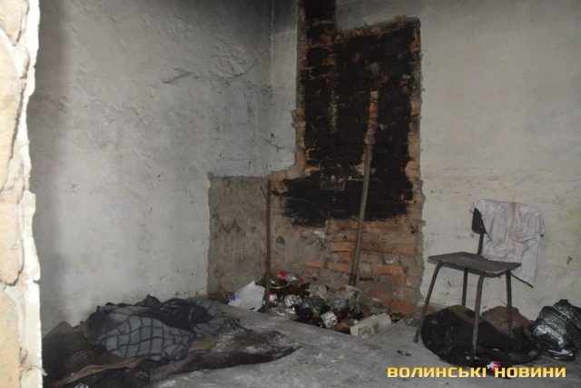 На Волині вагітну сироту поселили у хату-розвалюху, яка не придатна для проживання. ФОТО