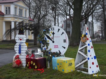 Волинське місто «одягнуло» святкові декорації. ФОТОРЕПОРТАЖ