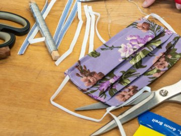 В Україні офіційно дозволили саморобні захисні маски