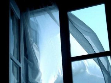 У Ковелі з вікна випав чоловік: його госпіталізували