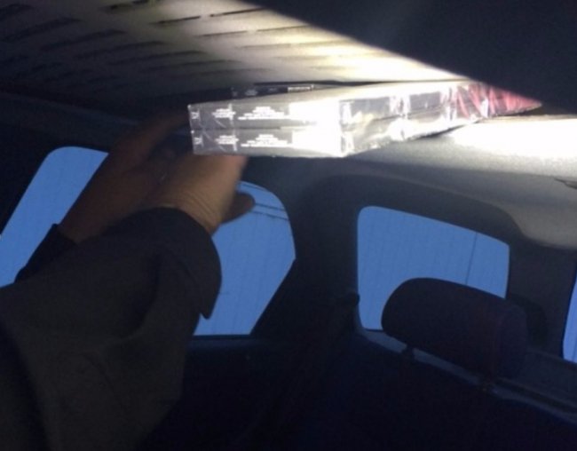На Волині контрабандисти позбулися двох авто