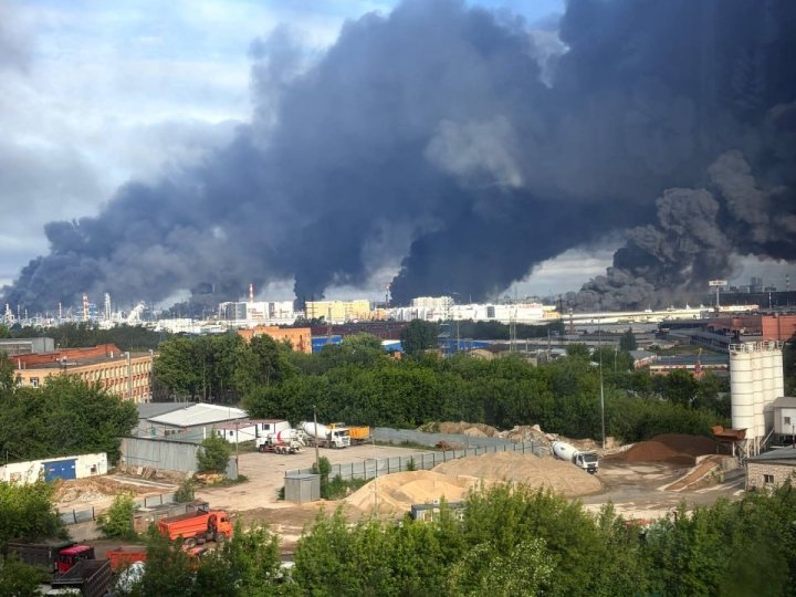 Москва у вогні: невідомі дрони вдарили по столиці рф