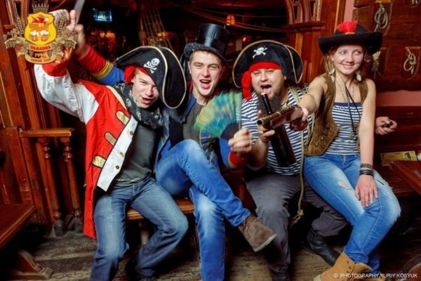 Піратська вечірка в луцькому клубі. ФОТО. ВІДЕО