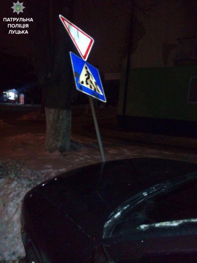 Аварія у Луцьку: водію стало зле на дорозі