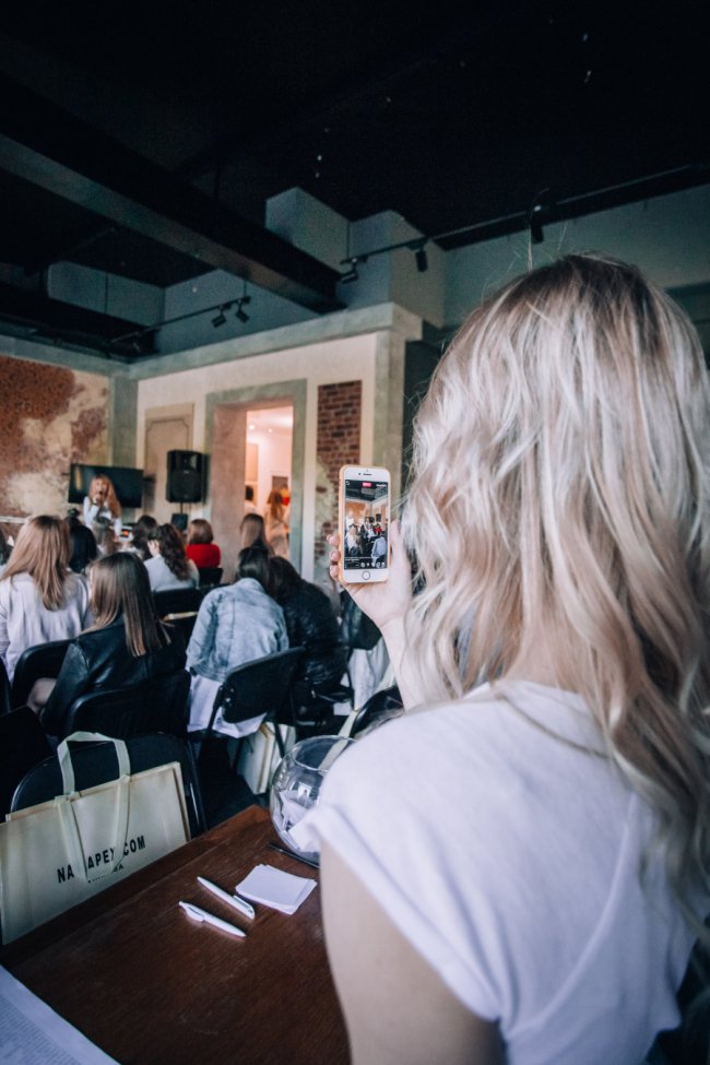 Як розкрутити Іnstagram і «напиляти» на відпочинок на островах: у Луцьку – масштабний захід для майстрів манікюру*