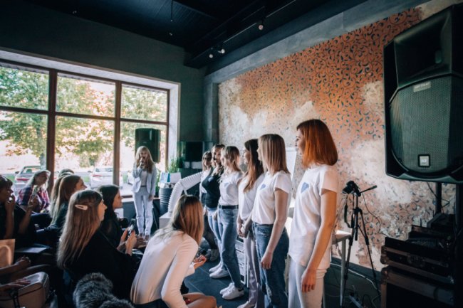 Як розкрутити Іnstagram і «напиляти» на відпочинок на островах: у Луцьку – масштабний захід для майстрів манікюру*