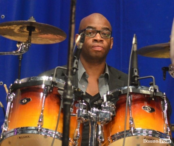 Луцький замок зустрічав останню ніч літа джазом. ФОТО 