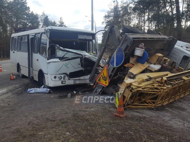 Жахлива аварія під Києвом: постраждало 5 людей