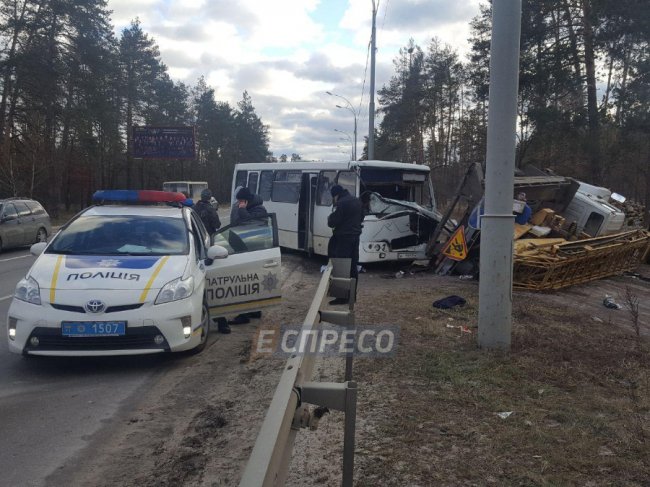 Жахлива аварія під Києвом: постраждало 5 людей