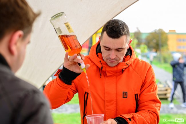 Яскраво, весело і смачно: на «Юпітері» відсвяткували День доброго сусіда. ФОТОРЕПОРТАЖ*