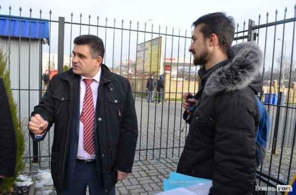 У Луцьку консульству Польщі подарували усмішки. ФОТО