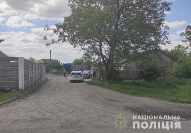 У Горохові викрили нелегальну заправку. ФОТО