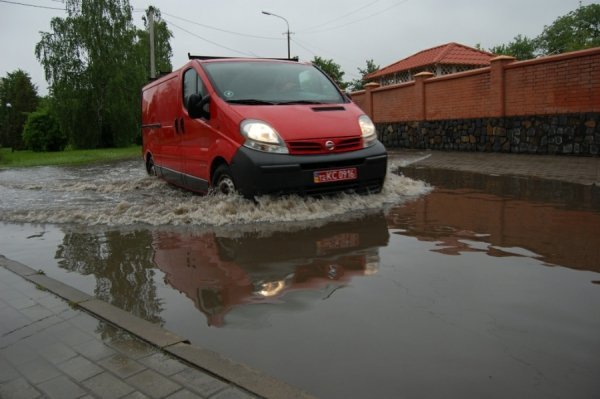Як «плавав» Луцьк. ФОТО. ВІДЕО
