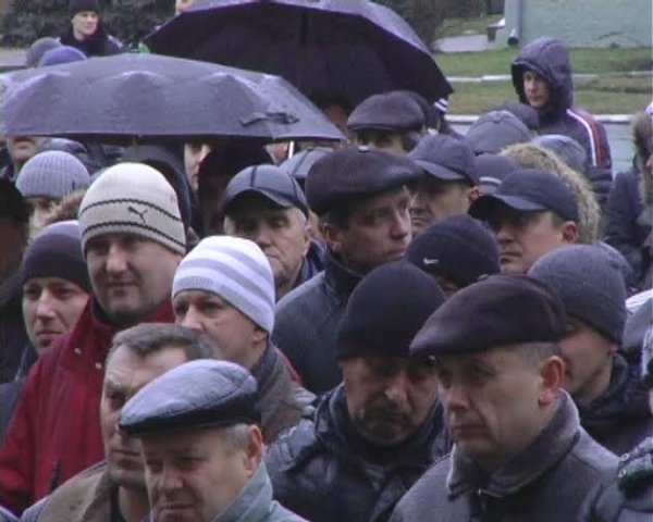 У Нововолинську мітингують шахтарі. ФОТО