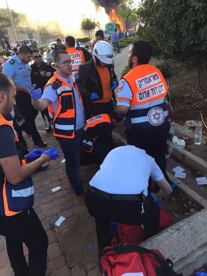 В Єрусалимі підірвали автобус. ФОТО