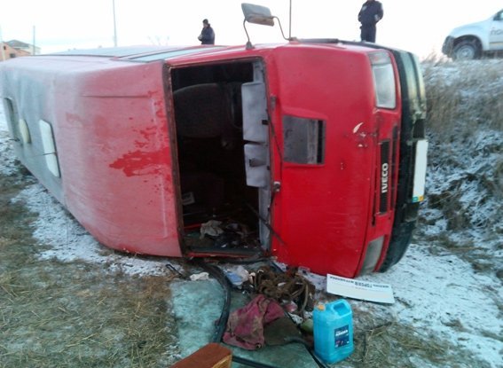 На Волині перекинулася маршрутка з людьми. ФОТО