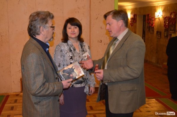 Шкляр у Луцьку розповів, чому Україні не потрібен Крим і Донбас. ФОТО