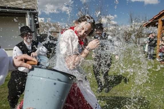 Поливаний понеділок: що потрібно у другий день Великодня