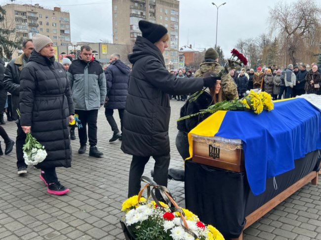 Загинув у  день свого народження: на Волині попрощалися з 55-річним воїном Сергієм Томашевичем