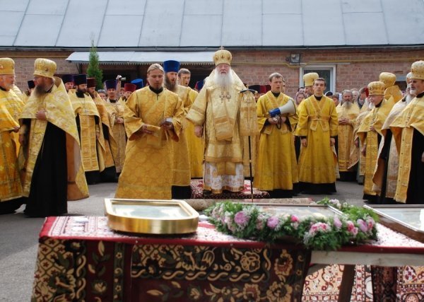Луцьком хресною ходою пройшли священики. ФОТО