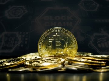 Вартість біткойну знову б’є рекорди