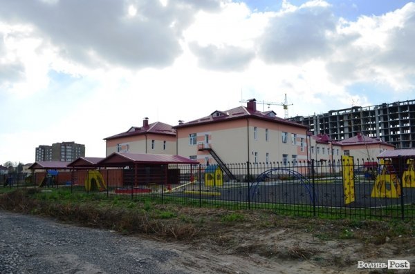 Як будують нову школу в Луцьку. ФОТО