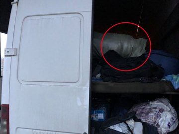 На волинському митному посту в автівці знайшли контрабандний товар. ФОТО