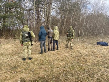 На Волині затримали чоловіків, які намагалися незаконно потрапити до Польщі