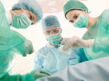 У луцькій лікарні провели унікальну операцію на сечовому міхурі