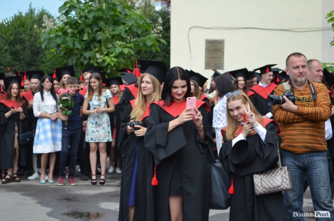 У луцькому політесі «відгуділи» випускний. ФОТО