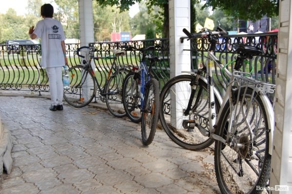 Дехто приїхав велосипедами