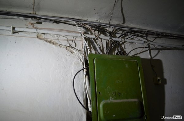 У цьому будинку навіть газову трубу не впізнаєш. А вона мала б бути жовтою...