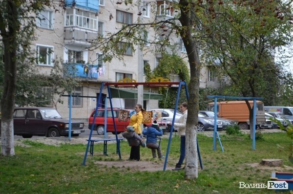 У Луцьку відремонтували двір за 2,5 мільйона. ФОТО