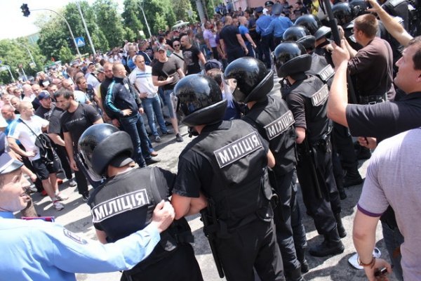 У центрі Києва ‒ масова бійка. ФОТО. ВІДЕО